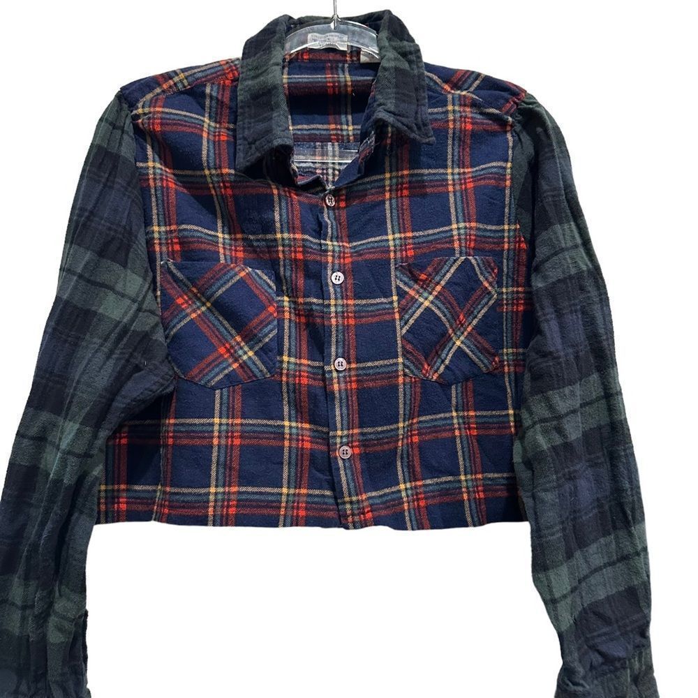 Vintage cropped (unbranded) flannel shirt w/mixed patterns - Picture 5 of 14